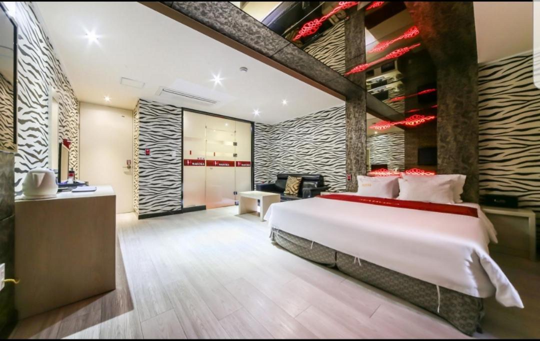 Madoka Motel Gyeongju Exterior foto